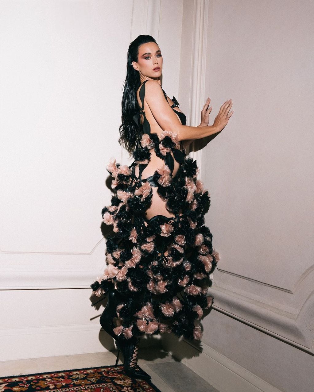 Katy Perry sorprendió mostrando mucha piel con el vestido más arriesgado de todos