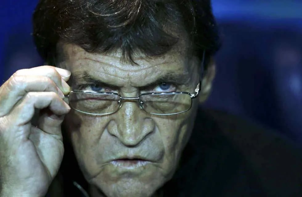 Julio César otra vez será el técnico de Independiente. Foto: AP.