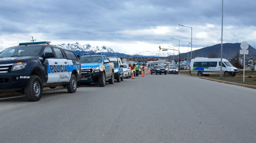 En un trabajo articulado entre las fuerzas de seguridad y áreas del Municipio, se llevó a cabo el operativo "Alcoholemia Federal", en la ciudad de Ushuaia.