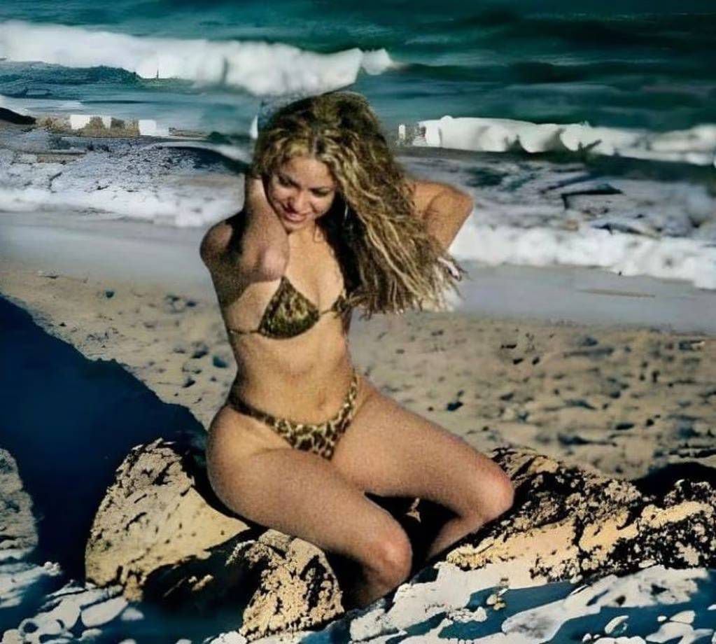 Shakira deslumbró con una microbikini