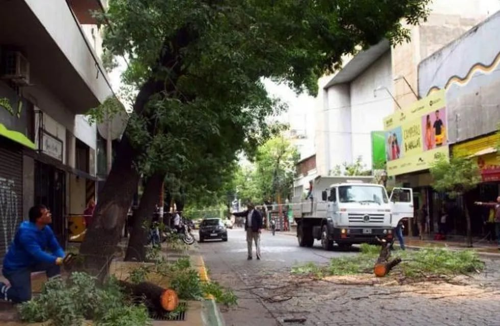 Los vecinos de calle Buenos Aires dicen que habían alertado a la Municipalidad