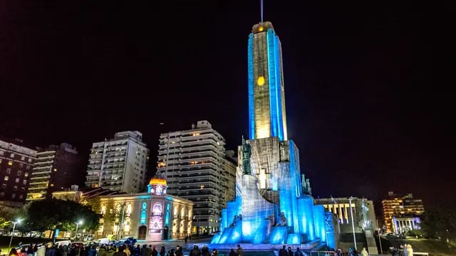 El Monumento ahora cuenta con una iluminación especial que puede verse desde el centro de Rosario