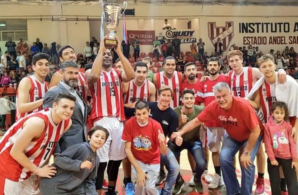 La Gloria se adjudicó el torneo en la edición pasada. Ahora, juega en el debut del entrenador Sebastián Ginóbili.