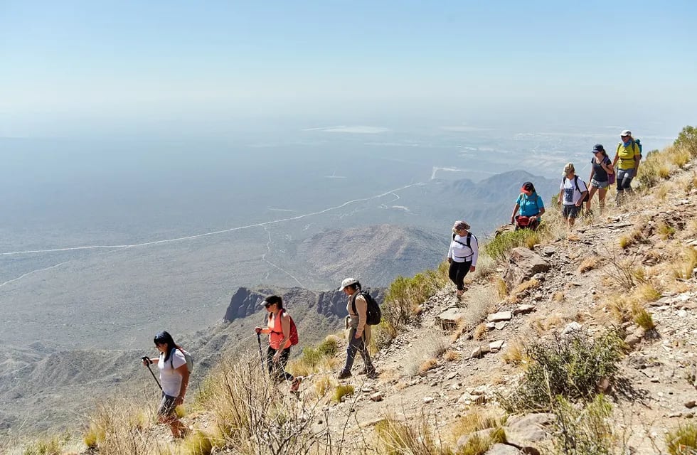 Caminata al cerro Gateado en El Challao, una propuesta de senderismo para esta fin de semana largo. Gentileza MLH