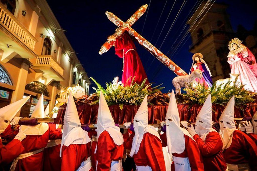 Jueves Santo en Sevilla. (Foto: AFP)