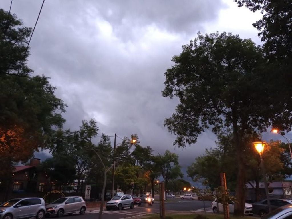 El cielo amenazante para este viernes en Corrientes.
