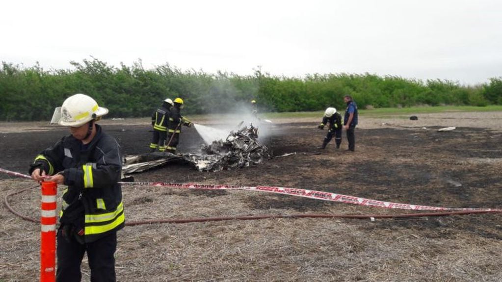 Iniciaron las pericias para saber qué ocurrió con la avioneta estrellada en Venado Tuerto (Santiago Córdoba)
