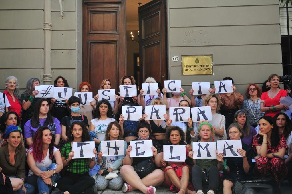 El colectivo Actrices Argentinas apoyando a Thelma Fardín (Foto: Clarín)