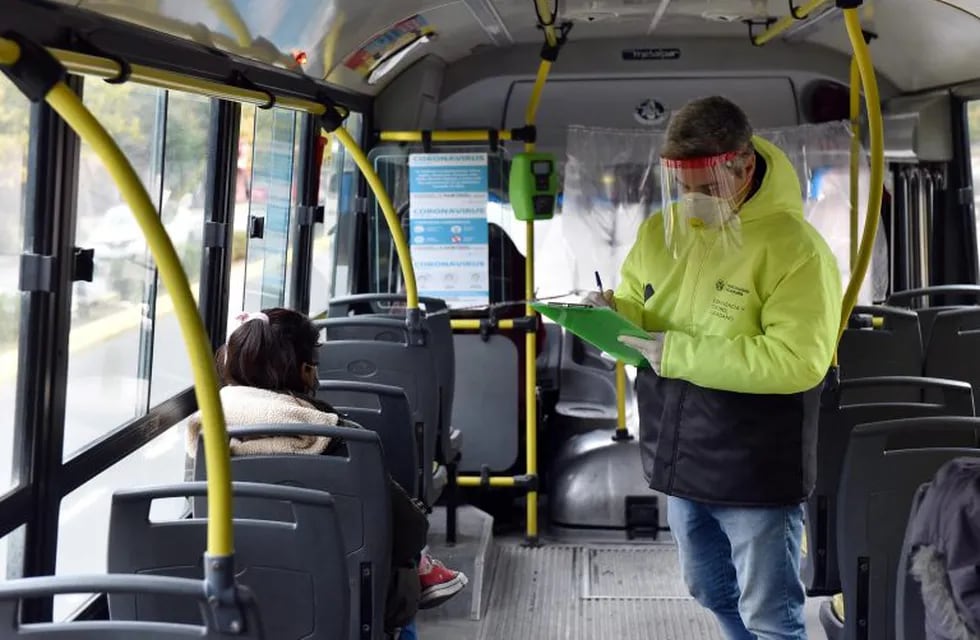 Las empresas de transporte público de pasajeros de La Plata toman las medidas de prevención siguiendo los protocolos sanitarios dispuestos (Municipalidad de La Plata)