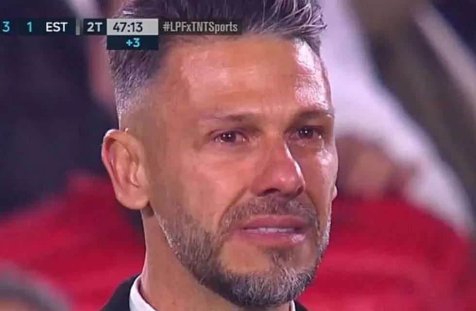 Las lágrimas del DT de RIver tras ser campeón. (Captura).