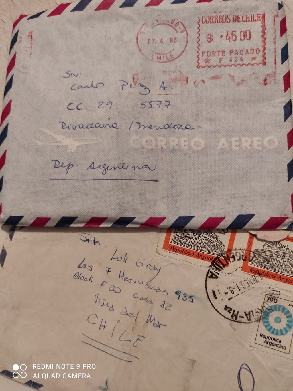 Ximena (Luli) y Carlos guardan las cartas que se escribieron entre 1977 y 1984. 