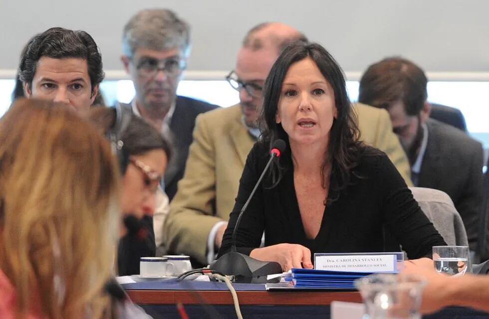 DYN48, BUENOS AIRES 27/09/16, LA MINISTRA CAROLINA STANLEY EXPONE EN DIPUTADOS rnSOBRE EL PRESUPUESTO PARA EL PROXIMO Au00d1O.FOTO:DYN ciudad de buenos aires carolina stanley reunion en la camara de diputados por el presupuesto 2017 exposicion de la ministra 