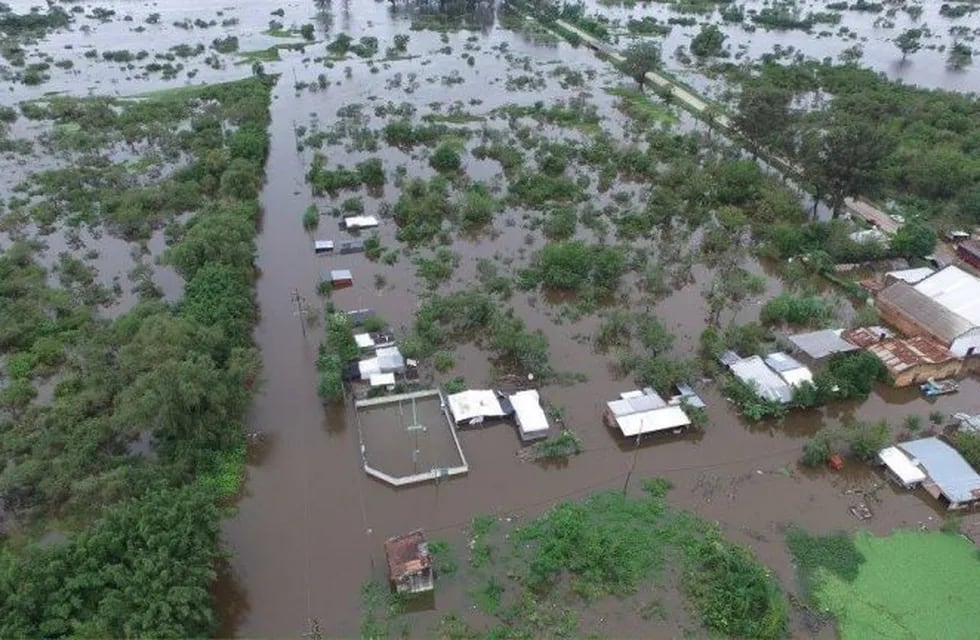 Santa Lucía inundada. Desde la Municipalidad piden asistencia de Provincia y Nación.