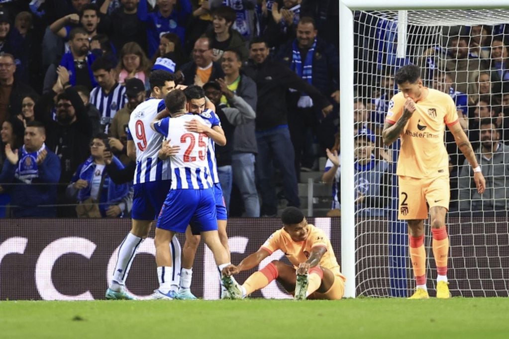 Atlético de Madrid perdió con Porto y quedó afuera de las competiciones europeas.