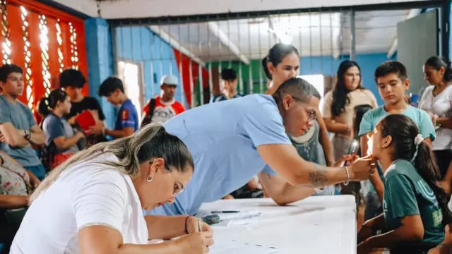 Operativo Vuelta al Cole Sano en el barrio Guaraní  de Eldorado