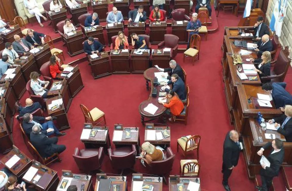 Los senadores de Santa Fe decidieron donar el 50% de su sueldo durante tres meses a partir de un proyecto de la Cámara de Diputados. (@senadosantafe)