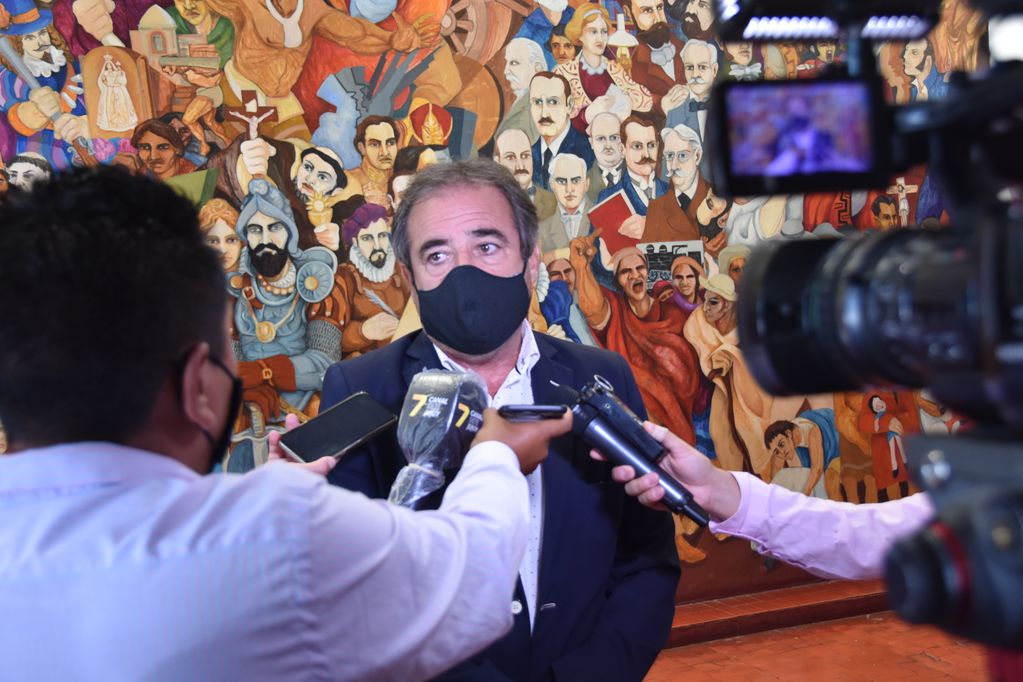 El diputado Alberto Bernis aseguró que en Jujuy "ningún político se vacunó" aún.