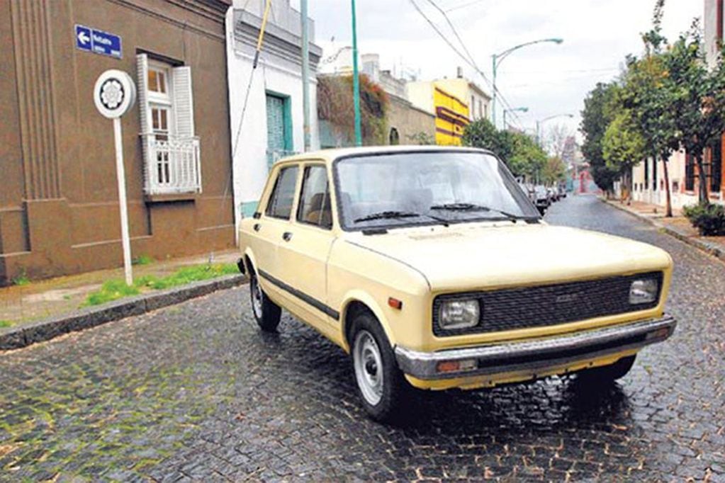 El primer auto de Diego Maradona.