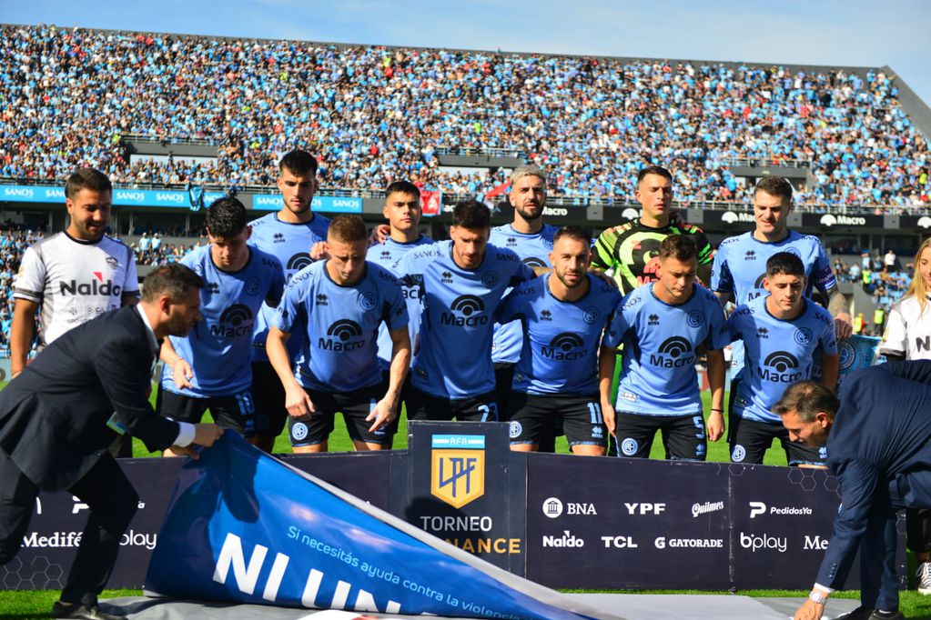 El 11 de Belgrano que enfrentó a Vélez en el Gigante de Alberdi por la Liga Profesional. 