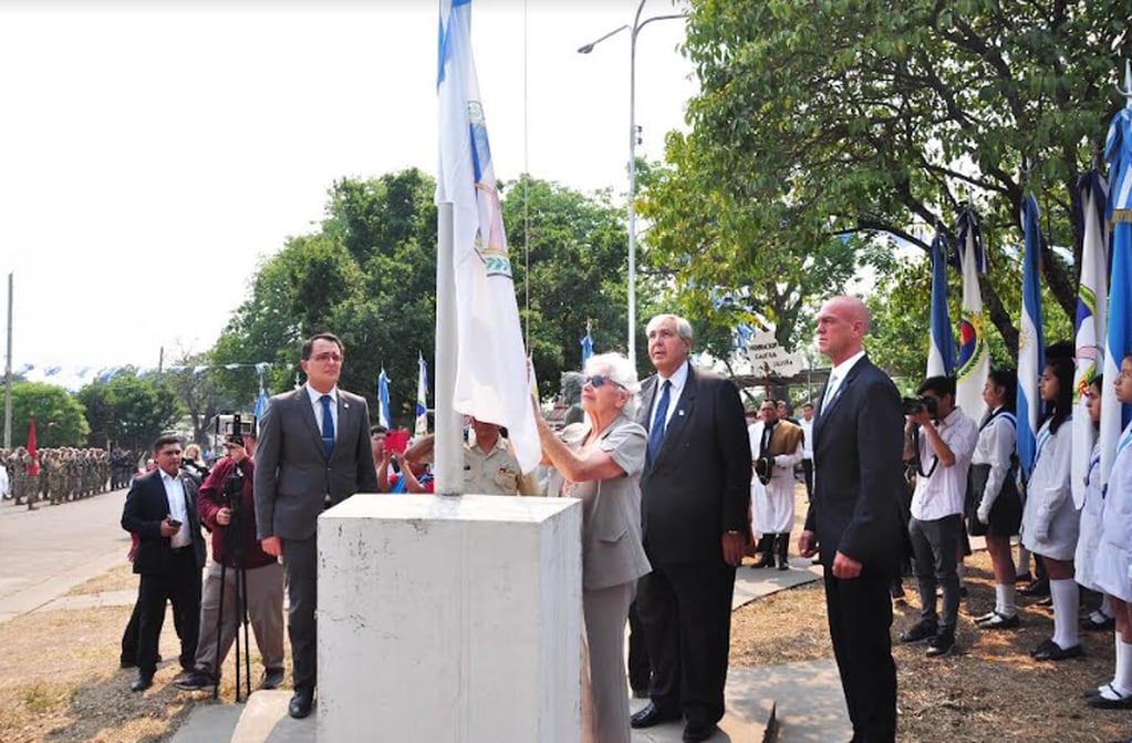 Vecinos y autoridades recordaron los 188 años de la Autonomía Política de Jujuy, en un acto celebrado en el barrio "18 de Noviembre" de la capital provincial.