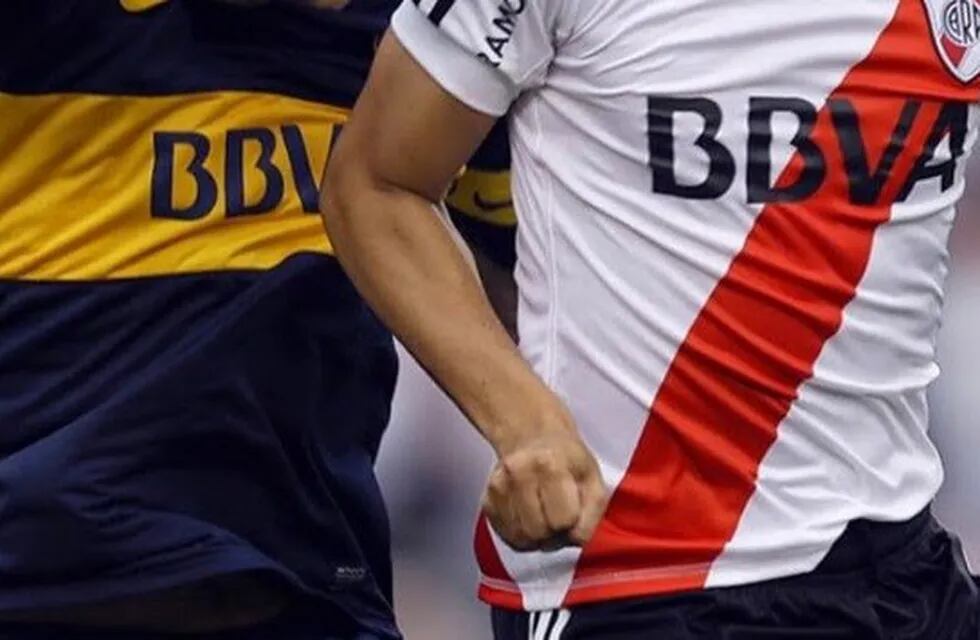 La Supercopa Argentina que deben disputar Boca y River, se disputará el próximo 14 de marzo en el estadio \