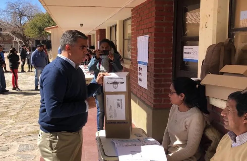 Miguel Nanni votó en Cafayate (Twitter Miguel Nanni)