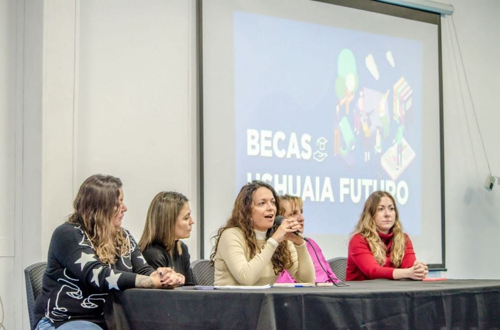 Presentaron el programa municipal de becas “Ushuaia Futuro”