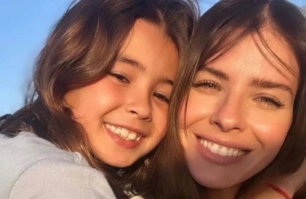 La China Suárez sorprendió al combinar un look relajado de entre casa con su hija, Rufina