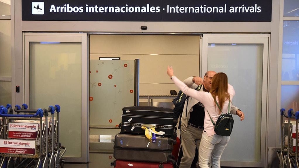 Mendoza 17 de agosto de 2018   Turistas

Con la subida del dólar aumenta el turismo extranjero en el país. Viajeros provenientes de San Pablo (Brasil) arriban al aeropuerto.
MONEDA   CAMBIO   DIVISA   VIAJE   VUELO   AVION   VALIJAS   EQUIPAJE   MALETAS

Foto: Gustavo Rogé /  Los Andes