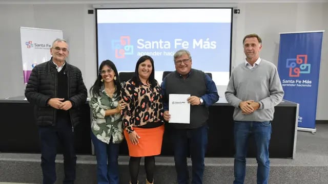 Firmaron el convenio para el Santa Fe Más-Aprender Haciendo en Rafaela