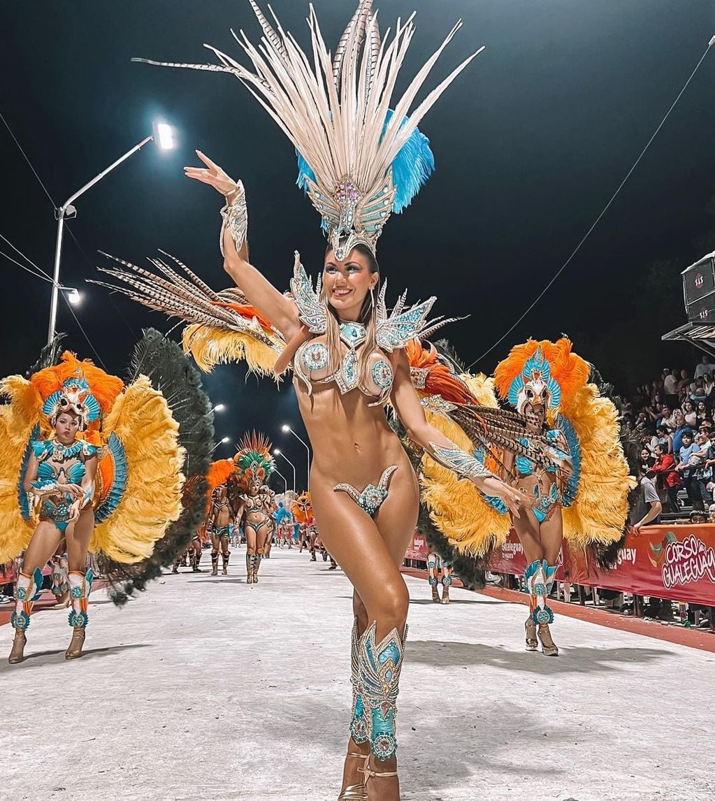 La novia de Lisandro Martínez deslumbró con su traje en los carnavales de Gualeguay.