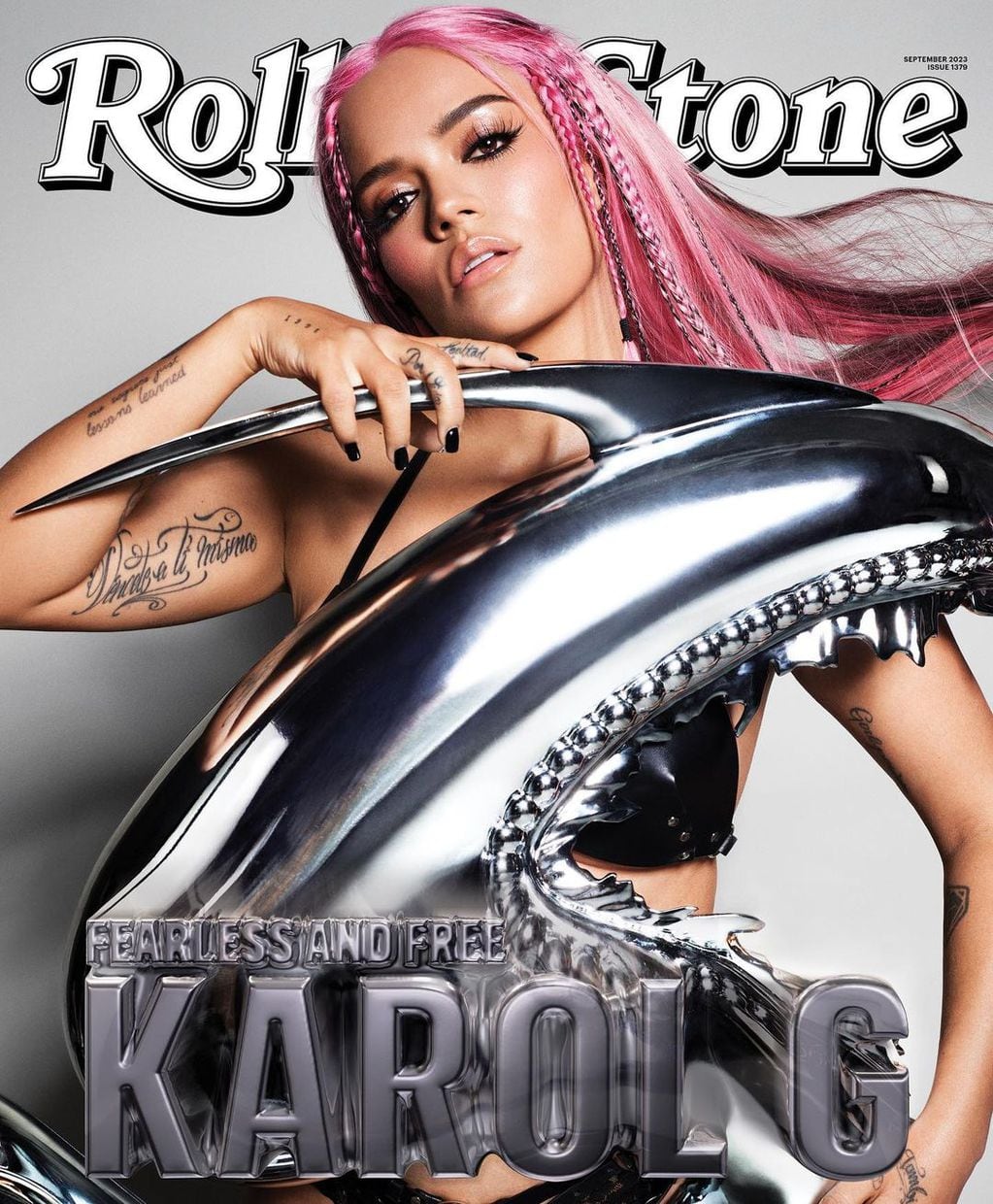 Karol G brilla en la portada de la icónica revista Rolling Stone