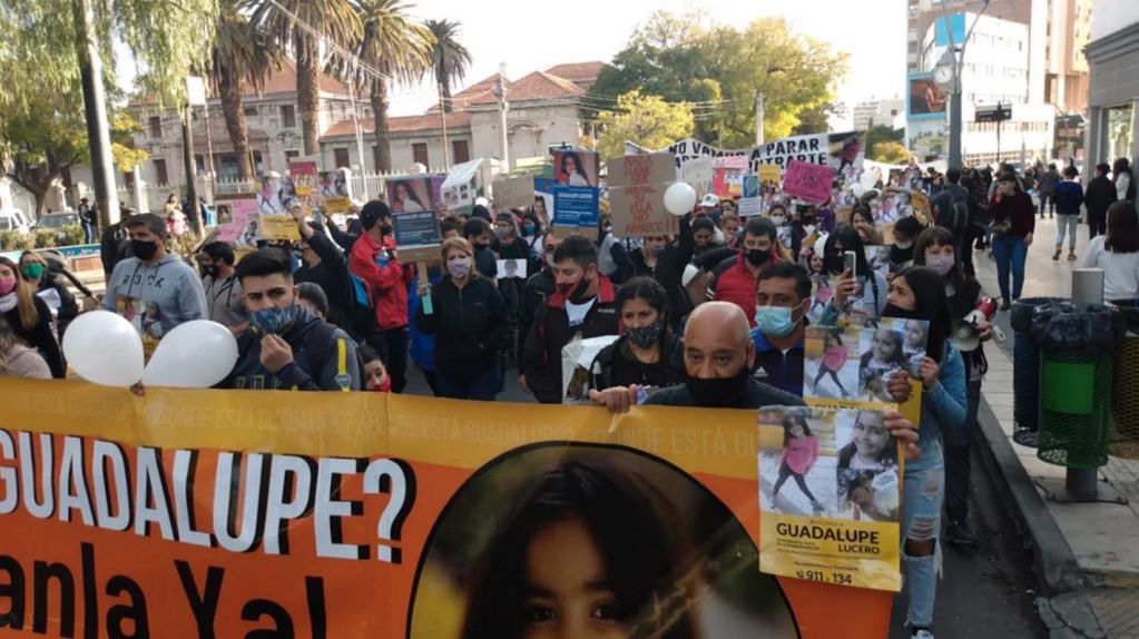 Familiares, amigos y v ecinos de San Luis se manifestaron en reclamo por la aparición con vida de Guadalupe Lucero, desaparecida hace 61 días. Gentileza