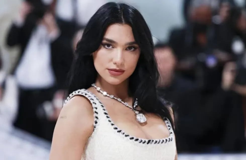 Dua Lipa se robó todas las miradas con un imponente vestido en el Festival de Cannes