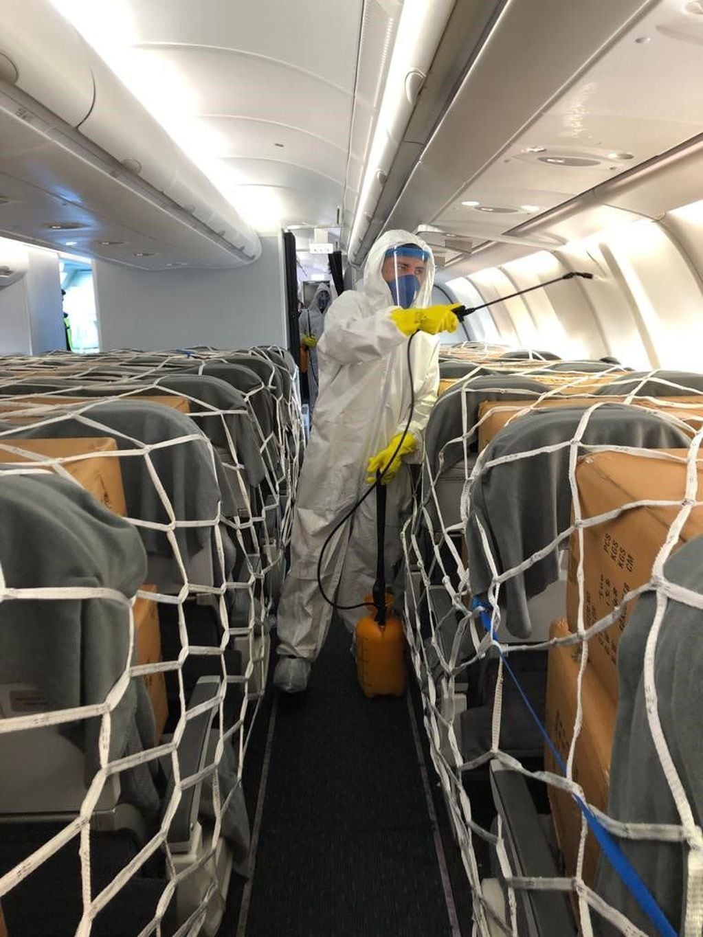 Regresó el primer vuelo que trajo 14 toneladas de insumos médicos desde China (Foto: Aerolíneas Argentinas)
