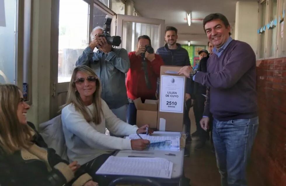 Omar de Marchi votando en las elecciones PASO 2019