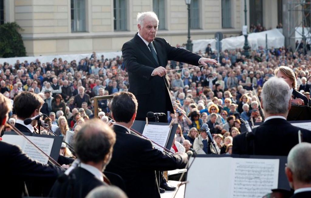 Daniel Barenboim en un concierto con la orquesta y coro Berlin State Opera Unter den Linden en Berlín. Foto: EFE.