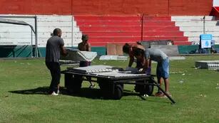 Así quedó el campo de juego de Instituto, tras el recital de Fito Paéz.