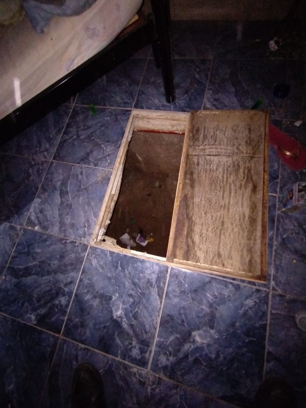 Una mujer fue encerrada en un pozo-celda en su vivienda de villa La Toma, en Córdoba Capital. (Javier Ferreyra)