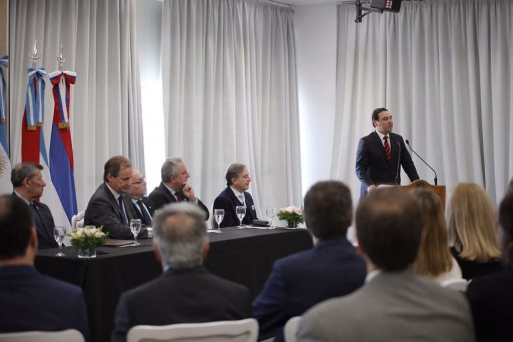 Gustavo Valdés participó de la inauguración del Consulado del Uruguay en Paraná