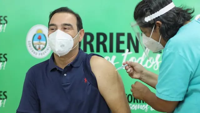 Gustavo Valdés recibió la segunda dosis de la vacuna rusa.