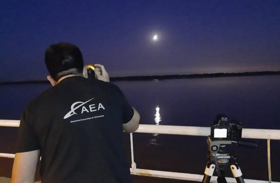 El eclipse lunar pudo verse desde Paraná.