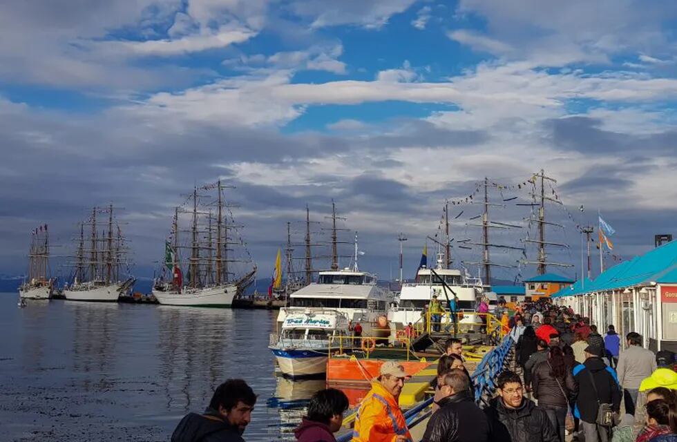 Visita a los grandes veleros en el Puerto de Ushuaia (Vía Ushuaia)