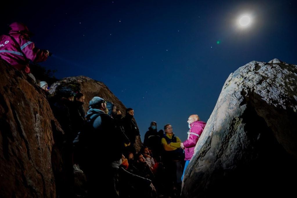 En el mítico cerro Tunduqueral esta sábado 2 de abril se realizará un star party para observar las estrellas y planetas en el cielo nocturno.