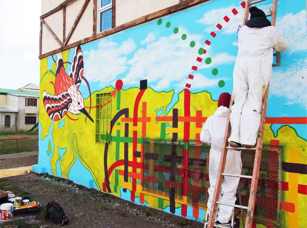 Mural de libertad de inmigración y diversidad de culturas en Río Grande