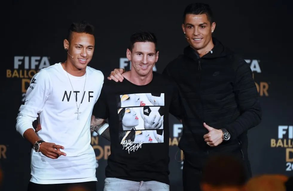 Neymar, Lionel Messi y Cristiano Ronaldo, los jugadores que más facturan por cada publicación de Instagram. (@FIFA)