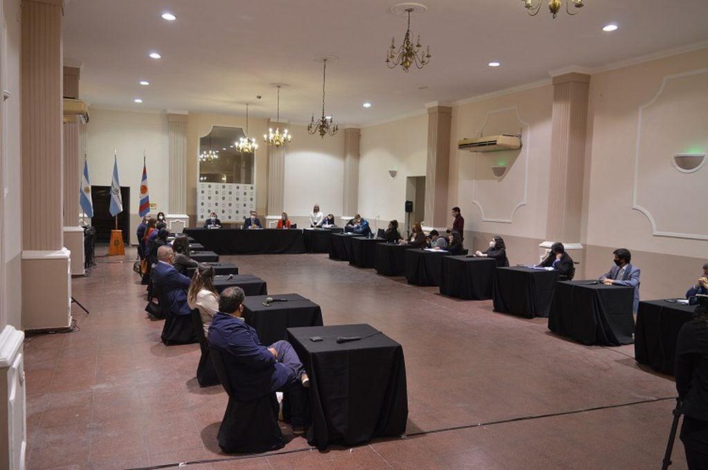 Los concejales del Frente de Todos intentaron unificar la fecha de elección en la Ciudad de Corrientes con las Primarias nacionales.