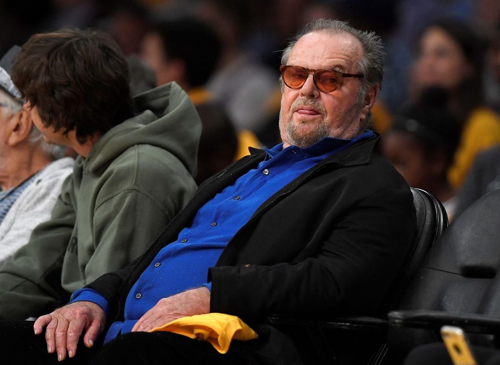 Jack Nicholson de espectador en el partido de Los Angeles Lakers contra los Los Angeles Clippers, en 2017. (Foto: AP Photo/Mark J. Terrill)