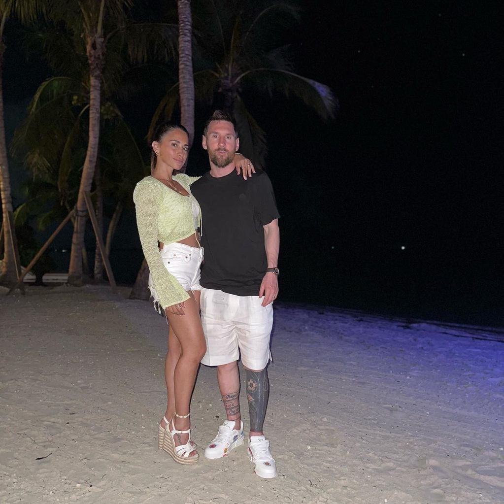 Messi disfrutó de una noche romántica en las playas caribeñas.