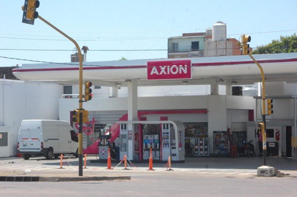 YPF y Axion aumentaron el precio del combustible